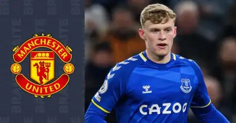 Ten Hag stunned as Everton hit Man Utd with significant price hike for star who could finally push out Solskjaer flop