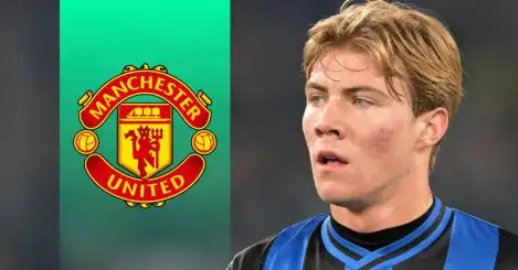Bruising striker says yes to Man Utd, but second signing in doubt after Ten Hag pulls the plug
