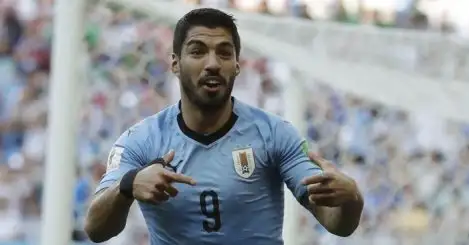 Solitary Luis Suarez strike eases Uruguay into knockout stage