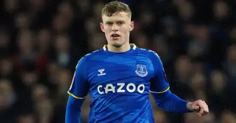 Manchester United target Everton starlet as Erik ten Hag aims to strengthen Reds spine